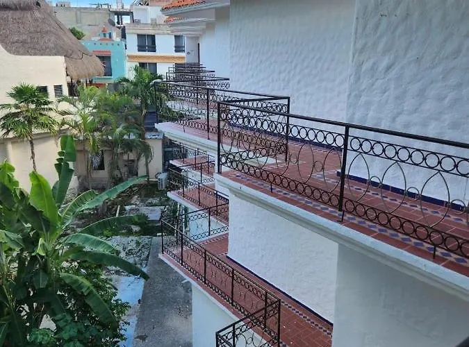 Clara 5th Avenue Hotel 4*
