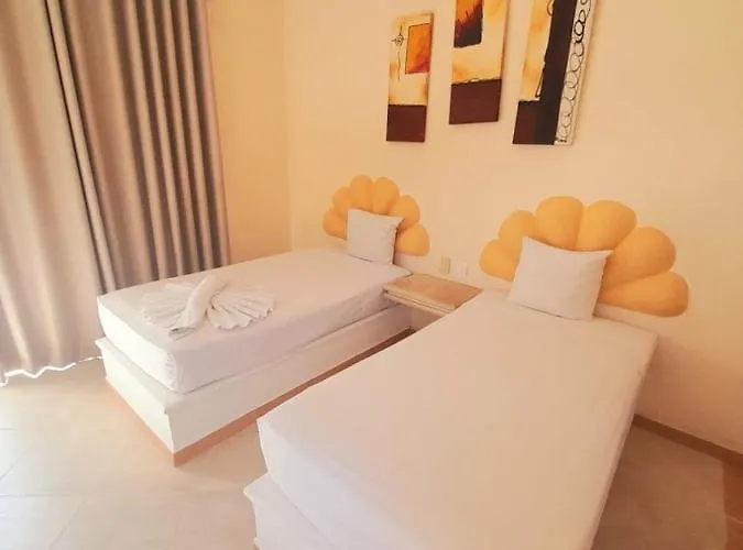 Hotel Clara 5th Avenue 4*